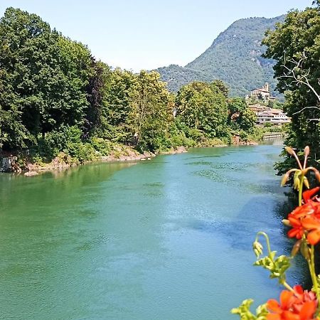 Appartamento Bilocale Vecchio Borgo Borgosesia Esterno foto